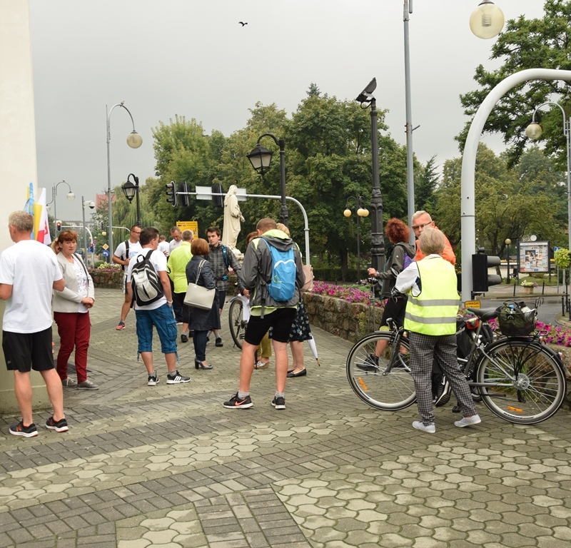 Pielgrzymka do Częstochowy. Biegiem i na rowerze