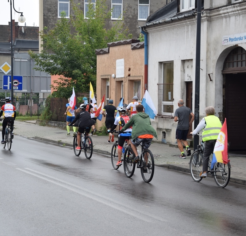 Pielgrzymka do Częstochowy. Biegiem i na rowerze